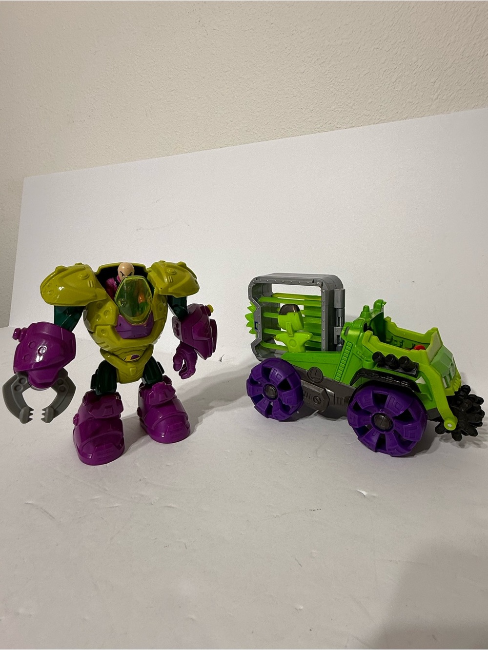 Imaginext DC Super Friends Lex Luthor Mech Suit Robot w/ Figure & Hauler